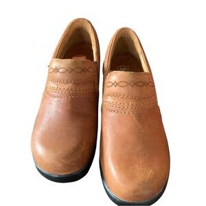 ARIAT Women’s Composite Toe Leather Work Clogs – Size 7B